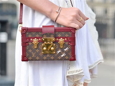 como diferenciar bolsa louis vuitton falsa|Como reconocer una Louis Vuitton genuina de una falsa.